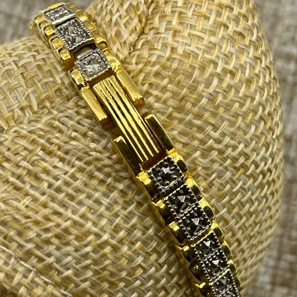 Vintage Gold Tone Bracelet with Intricate Detailing - Picture 2 of 16